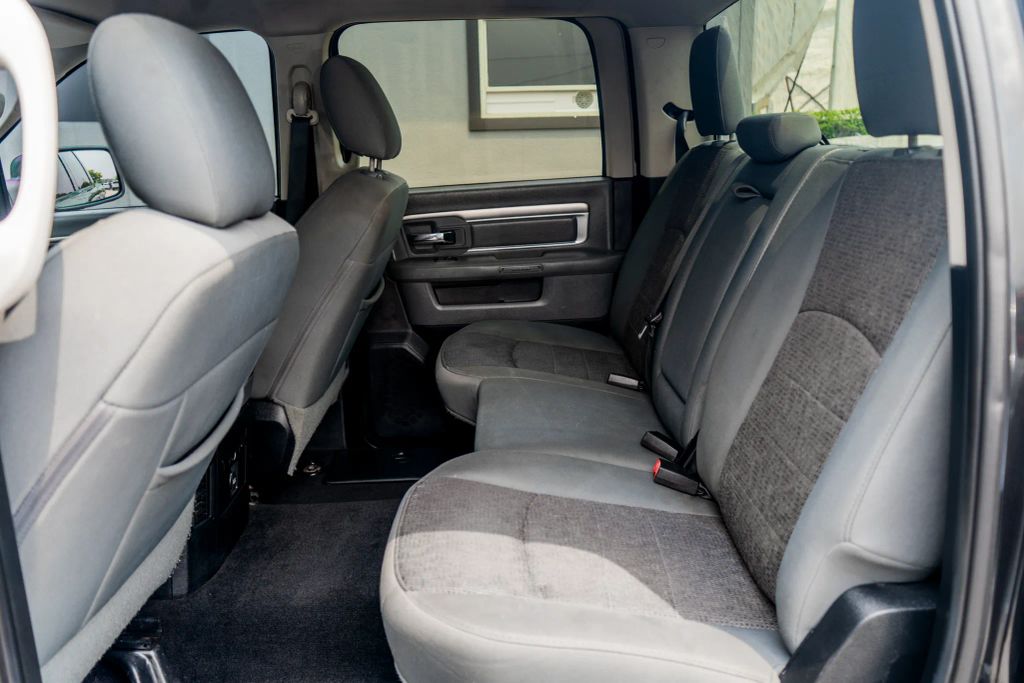 
								2016 Ram 1500 Crew Cab Big Horn Pickup 4D 5 1/2 ft full									