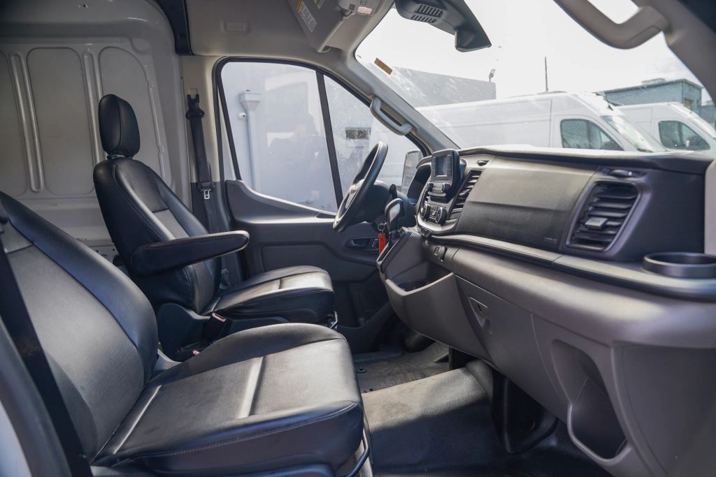 
								2023 Ford Transit 250 Cargo Van Medium Roof w/LWB Van 3D full									