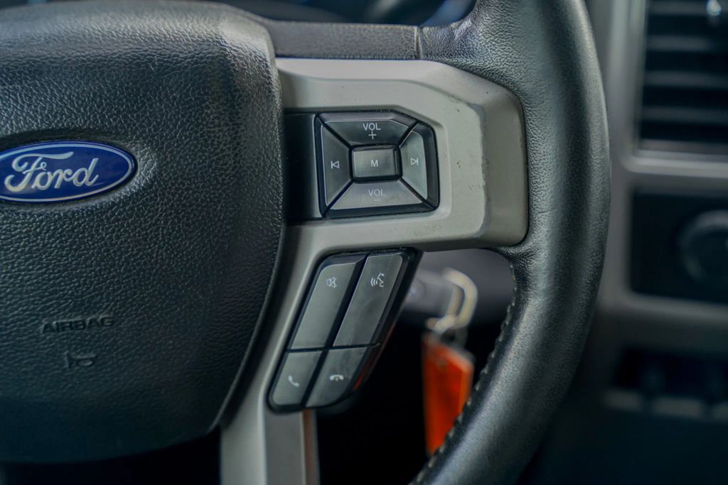 
								2019 Ford F250 Super Duty Crew Cab Lariat Pickup 4D 6 3/4 ft full									