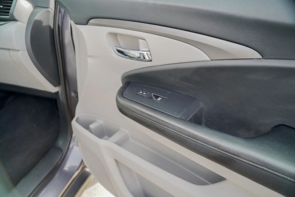 
								2020 Honda Pilot EX-L Sport Utility 4D full									