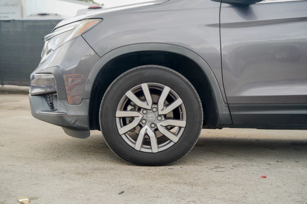 
								2020 Honda Pilot EX-L Sport Utility 4D full									