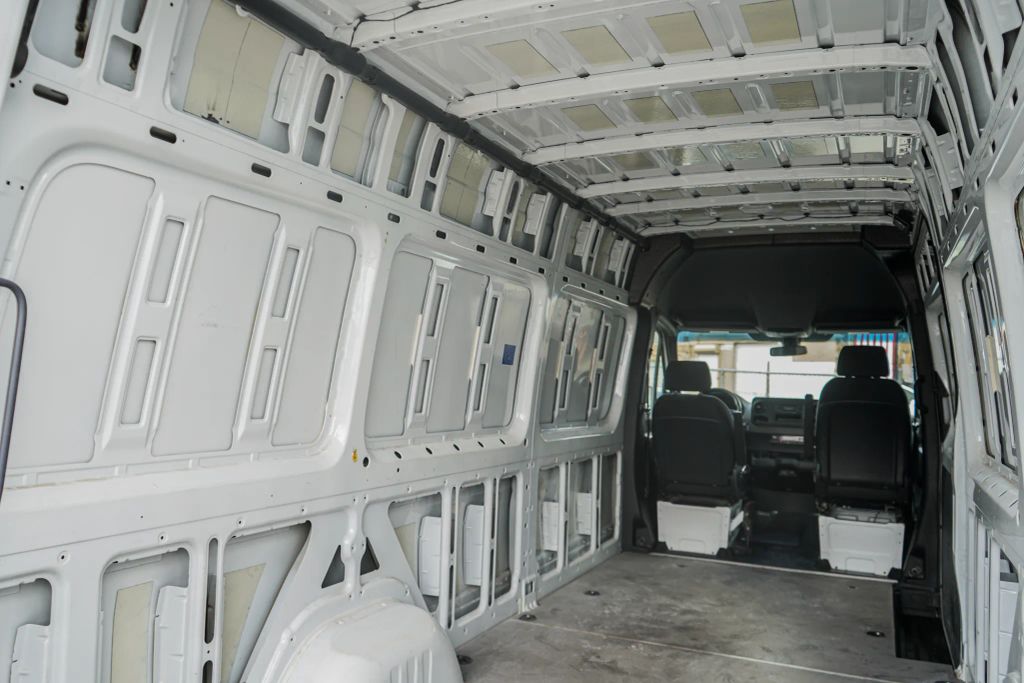 
								2023 Mercedes-Benz Sprinter 2500 Cargo High Roof w/170  WB Van 3D full									