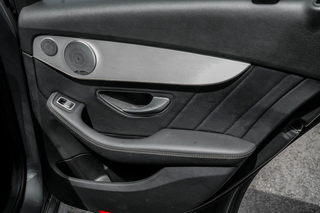 
								2019 Mercedes-Benz C-Class C 300 Sedan 4D full									