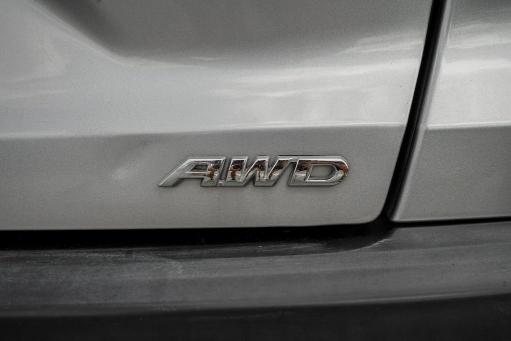 
								2018 Honda CR-V LX Sport Utility 4D full									