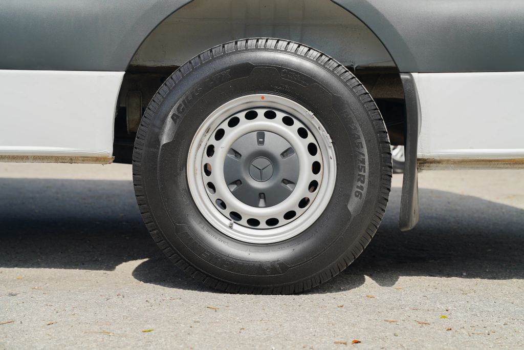 
								2023 Mercedes-Benz Sprinter 2500 Cargo High Roof w/170  WB Van 3D full									