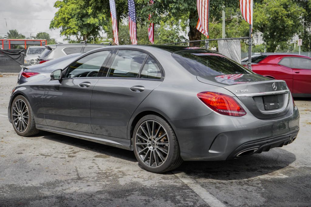 
								2019 Mercedes-Benz C-Class C 300 Sedan 4D full									