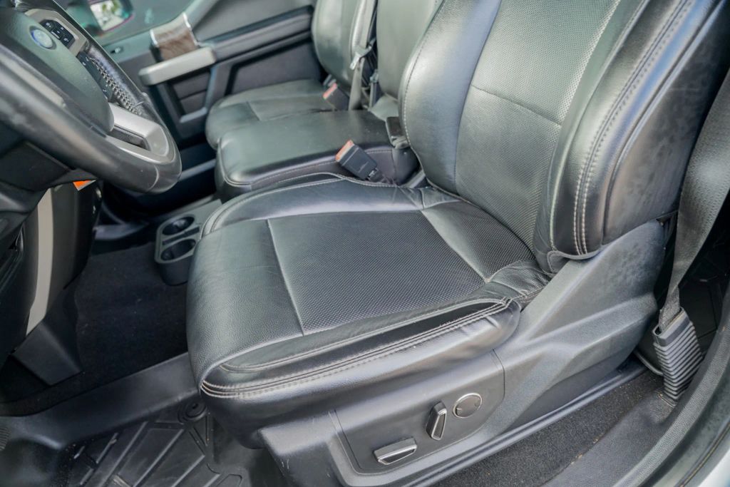 
								2019 Ford F250 Super Duty Crew Cab Lariat Pickup 4D 6 3/4 ft full									