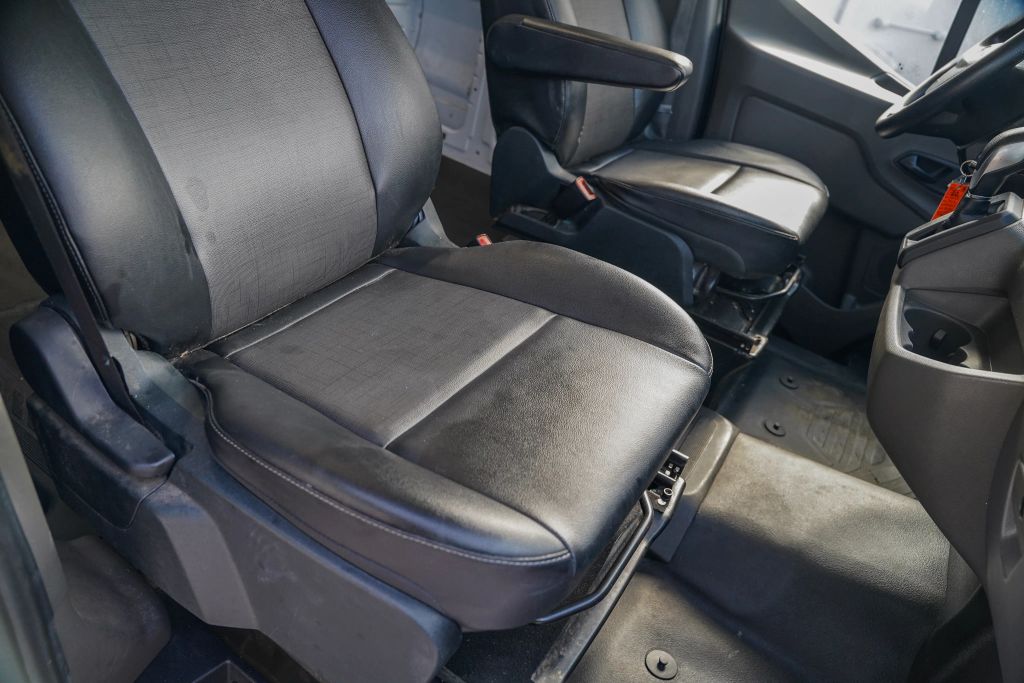 
								2023 Ford Transit 250 Cargo Van Medium Roof w/LWB Van 3D full									