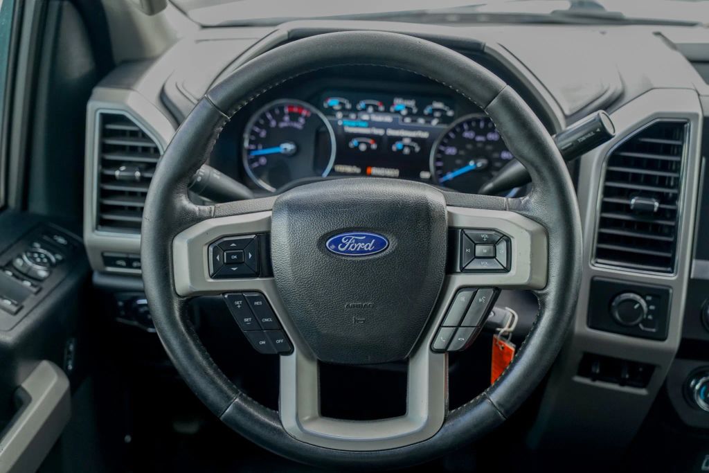 
								2019 Ford F250 Super Duty Crew Cab Lariat Pickup 4D 6 3/4 ft full									