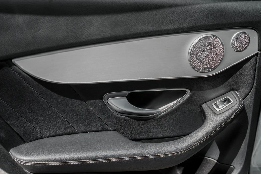 
								2019 Mercedes-Benz C-Class C 300 Sedan 4D full									