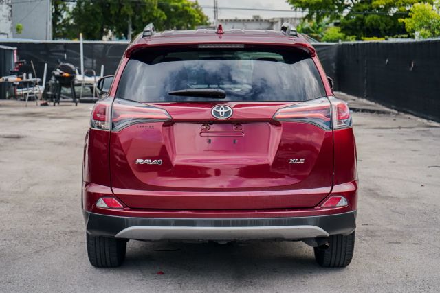 
								2018 Toyota RAV4 XLE Sport Utility 4D full									