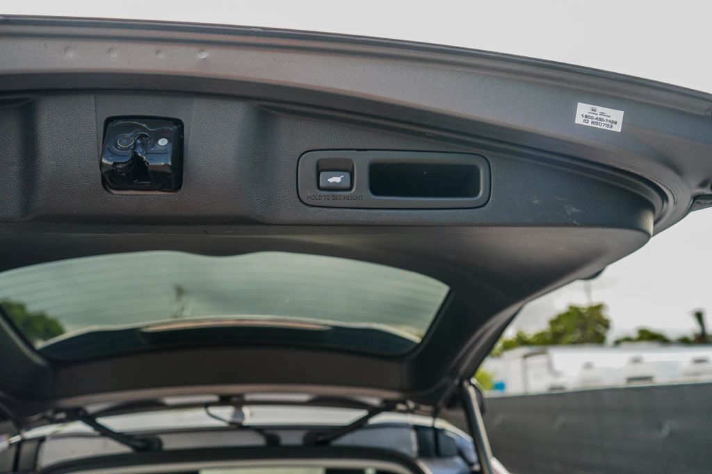 
								2020 Honda CR-V EX-L Sport Utility 4D full									