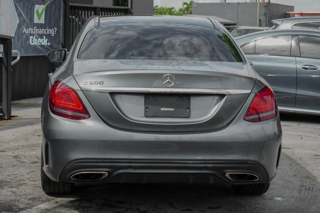 
								2019 Mercedes-Benz C-Class C 300 Sedan 4D full									