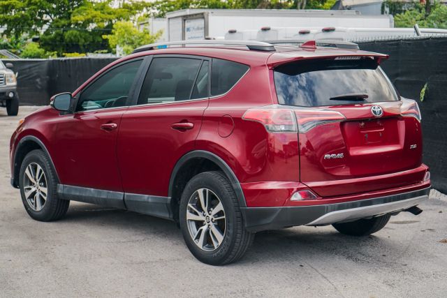 
								2018 Toyota RAV4 XLE Sport Utility 4D full									