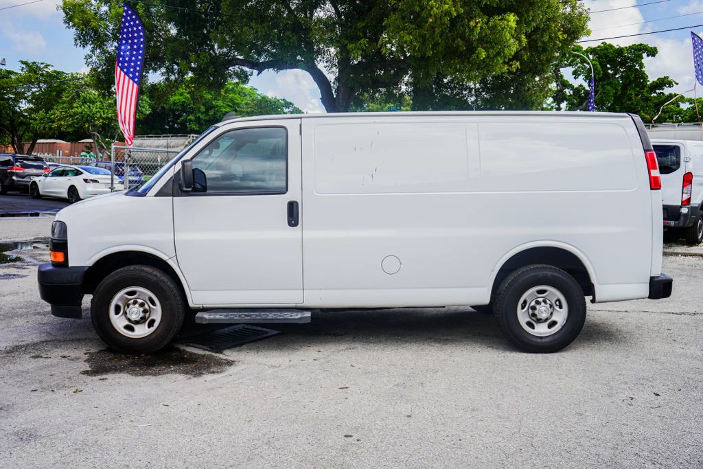 
								2021 Chevrolet Express 2500 Cargo Regular Van 3D full									