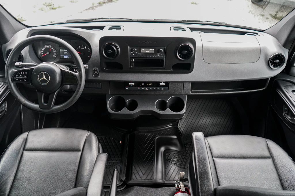 
								2021 Mercedes-Benz Sprinter 2500 Passenger High Roof w/144  WB Van 3D full									