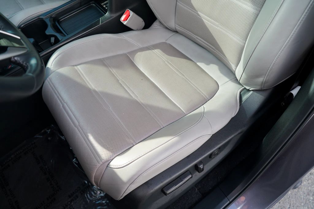 
								2020 Honda CR-V EX-L Sport Utility 4D full									