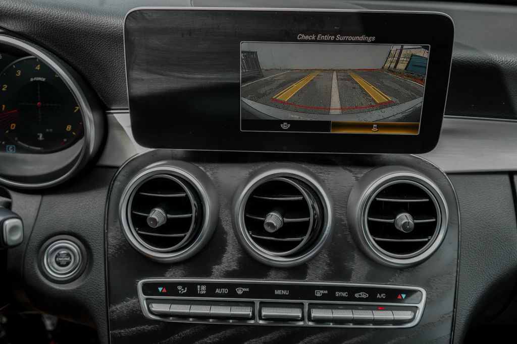 
								2019 Mercedes-Benz C-Class C 300 Sedan 4D full									