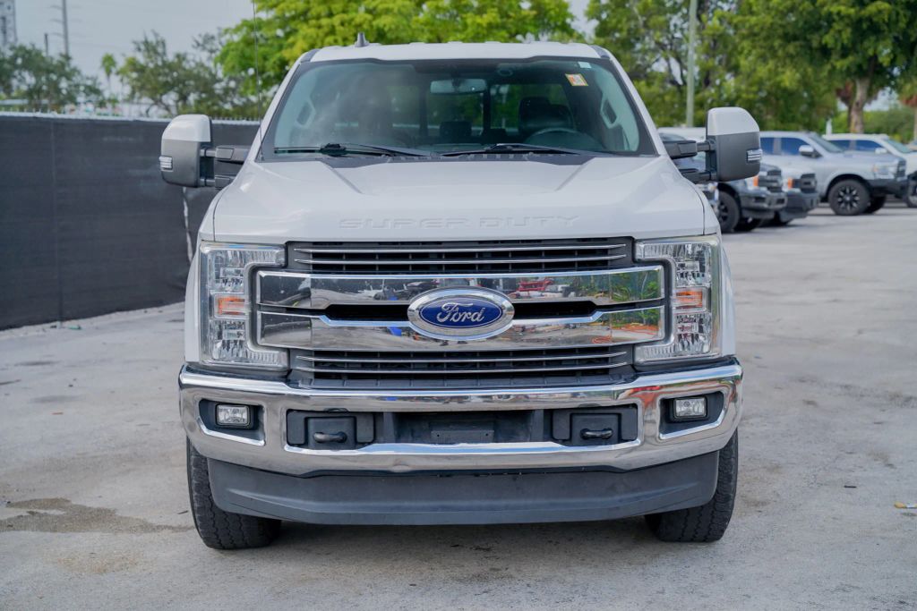 
								2019 Ford F250 Super Duty Crew Cab Lariat Pickup 4D 6 3/4 ft full									