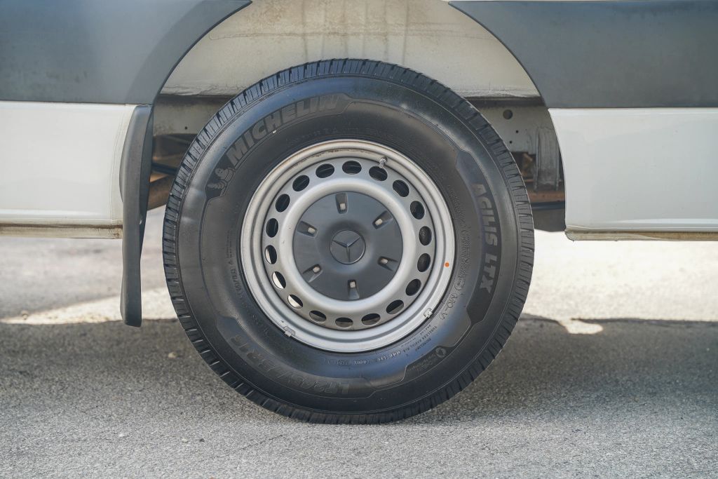 
								2023 Mercedes-Benz Sprinter 2500 Cargo High Roof w/170  WB Van 3D full									