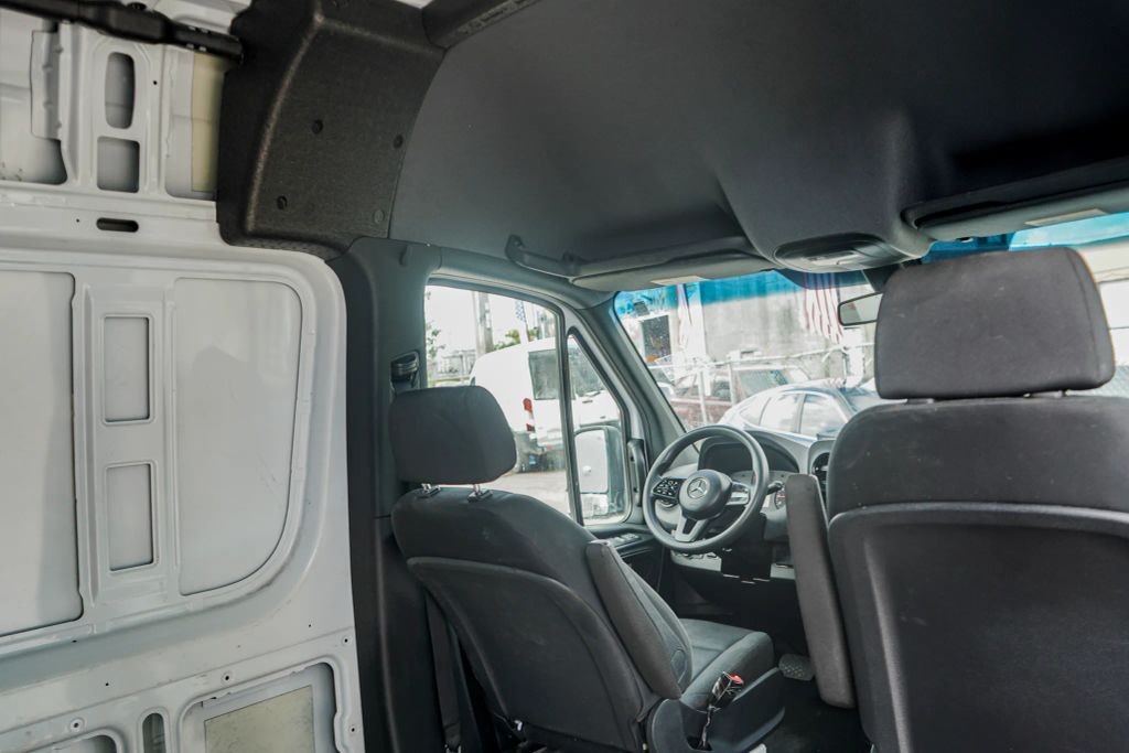 
								2023 Mercedes-Benz Sprinter 2500 Cargo High Roof w/170  WB Van 3D full									