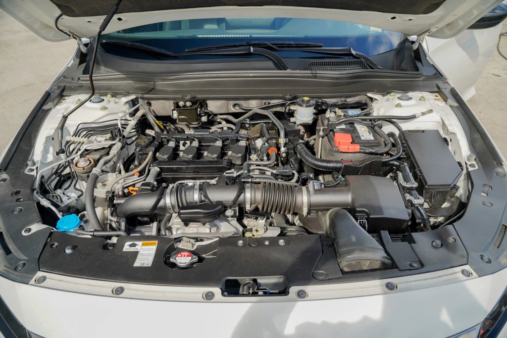 
								2021 Honda Accord Sport Sedan 4D full									