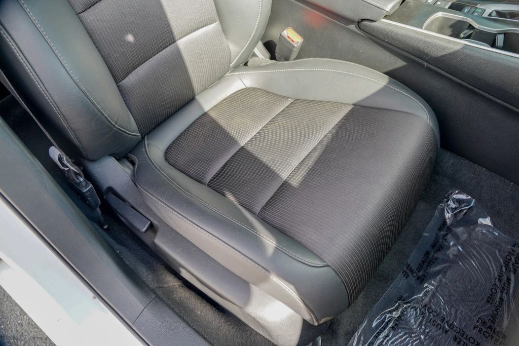 
								2021 Honda Accord Sport Sedan 4D full									