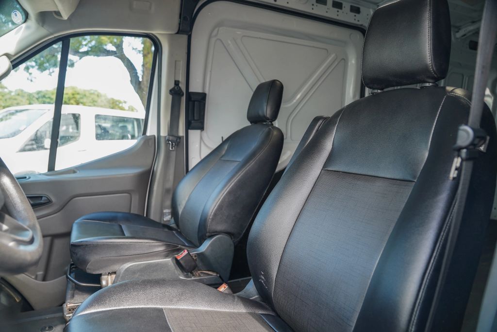 
								2023 Ford Transit 250 Cargo Van Medium Roof w/LWB Van 3D full									