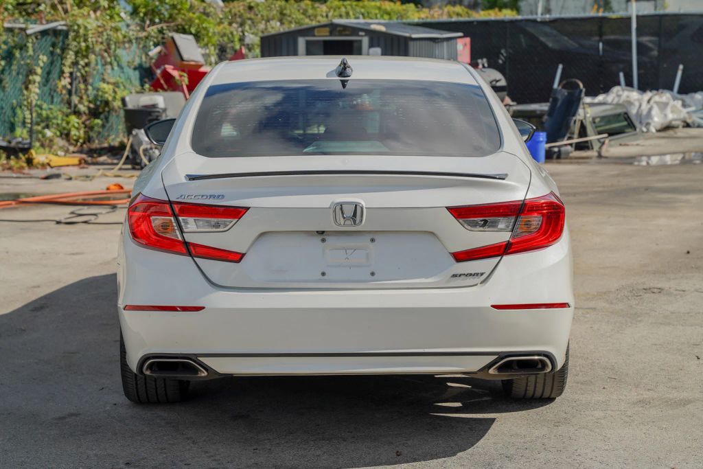 
								2021 Honda Accord Sport Sedan 4D full									