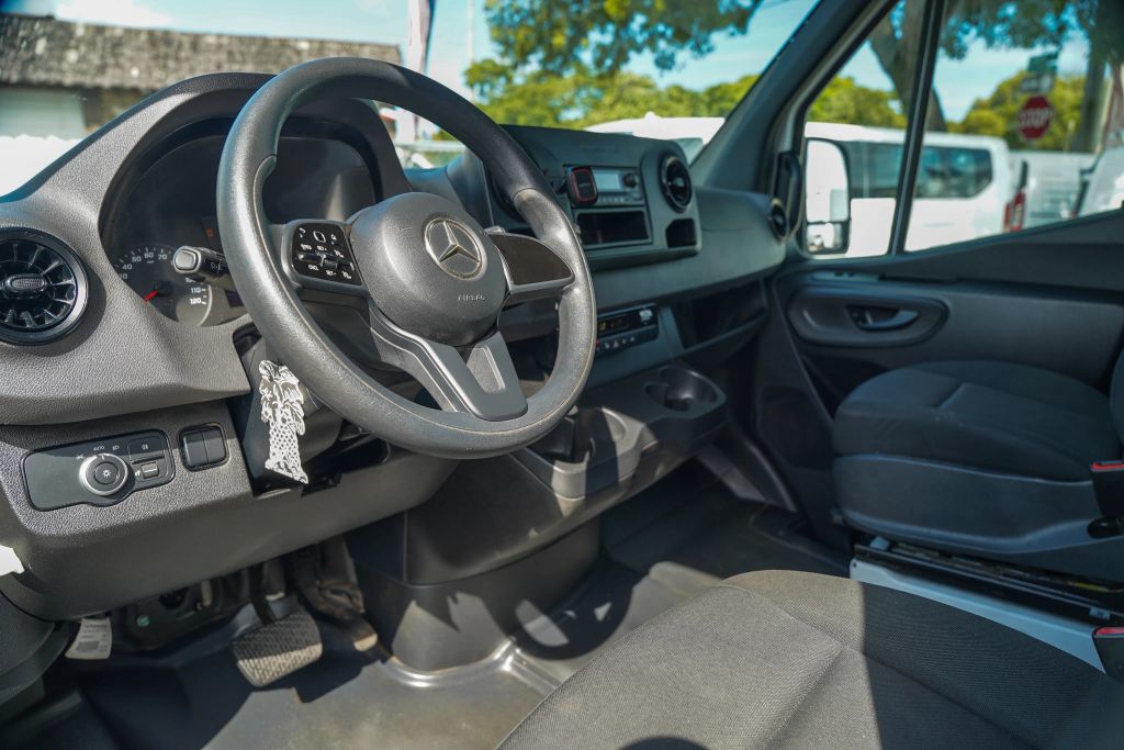 
								2023 Mercedes-Benz Sprinter 2500 Cargo High Roof w/170  WB Van 3D full									