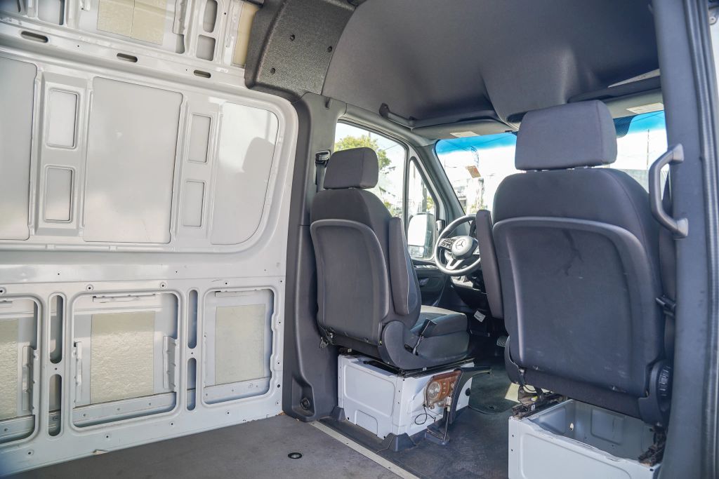 
								2023 Mercedes-Benz Sprinter 2500 Cargo High Roof w/170  WB Van 3D full									