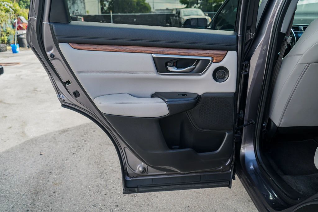 
								2020 Honda CR-V EX-L Sport Utility 4D full									