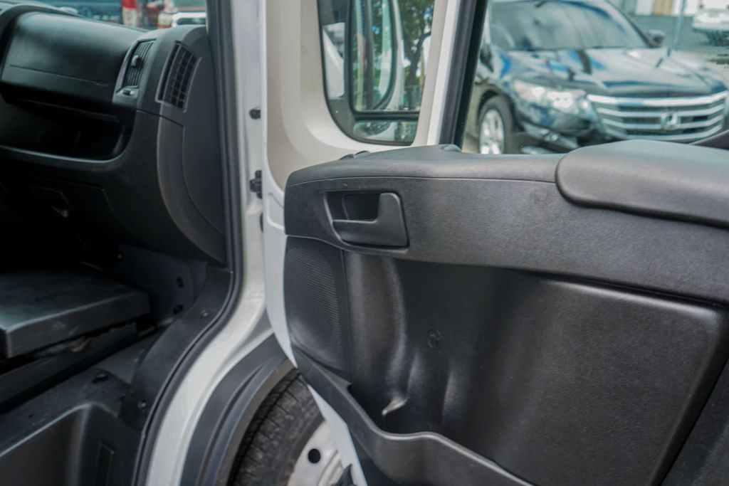 
								2021 Ram ProMaster Cargo Van 2500 High Roof Van 3D full									