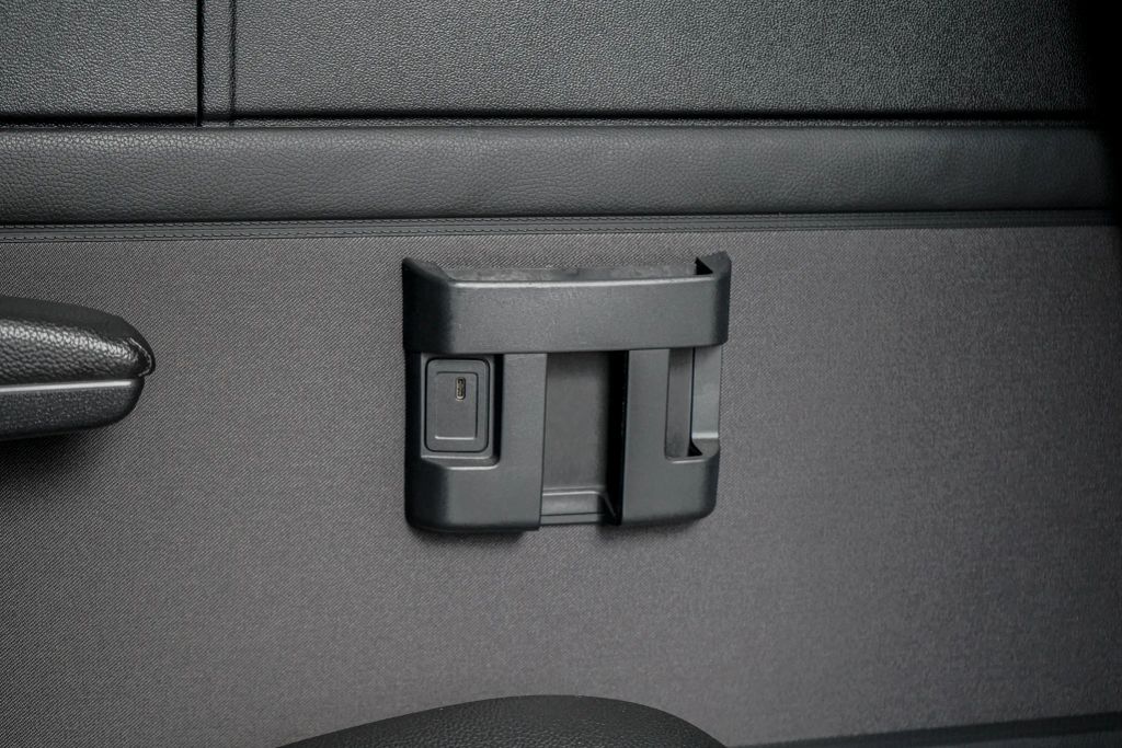 
								2021 Mercedes-Benz Sprinter 2500 Passenger High Roof w/144  WB Van 3D full									