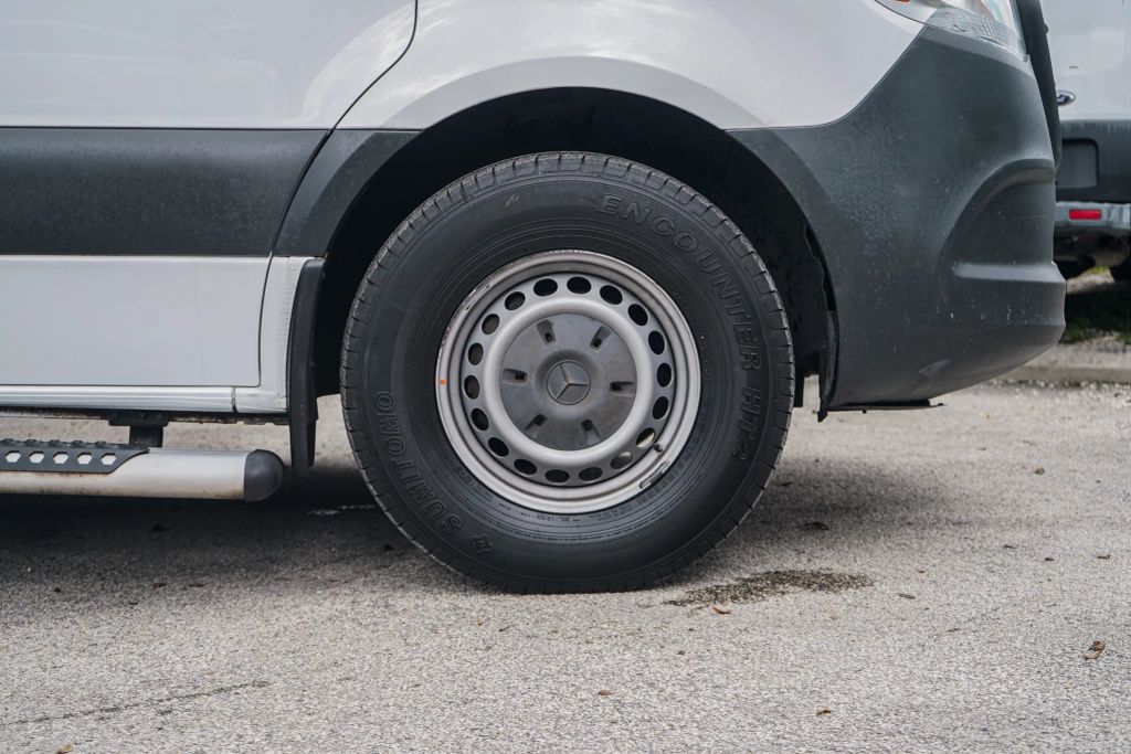 
								2021 Mercedes-Benz Sprinter 2500 Passenger High Roof w/144  WB Van 3D full									