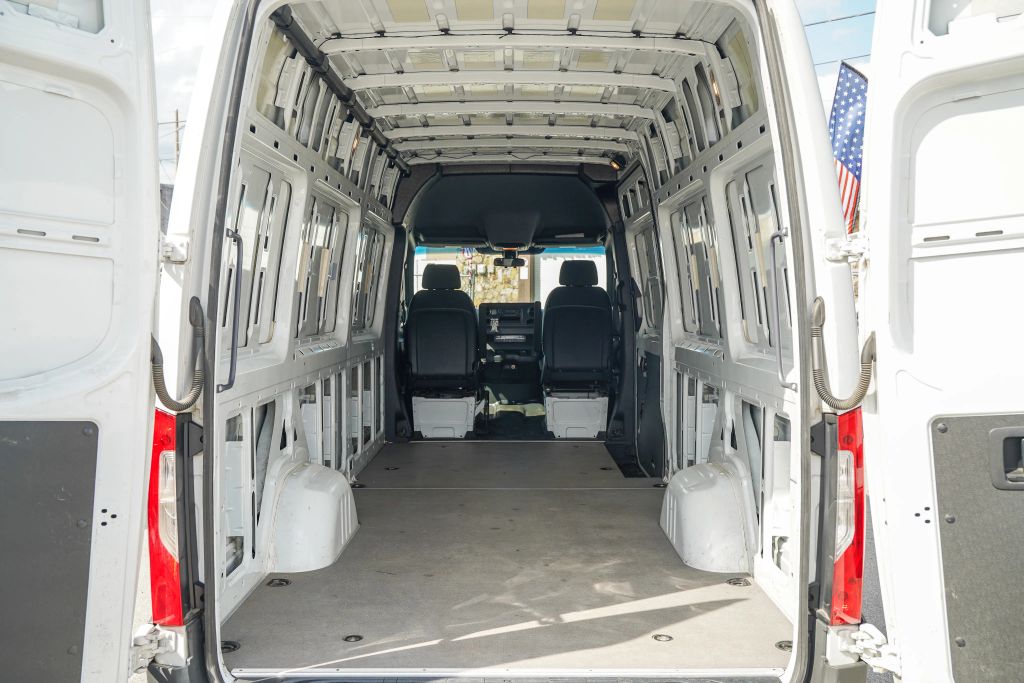 
								2023 Mercedes-Benz Sprinter 2500 Cargo High Roof w/170  WB Van 3D full									