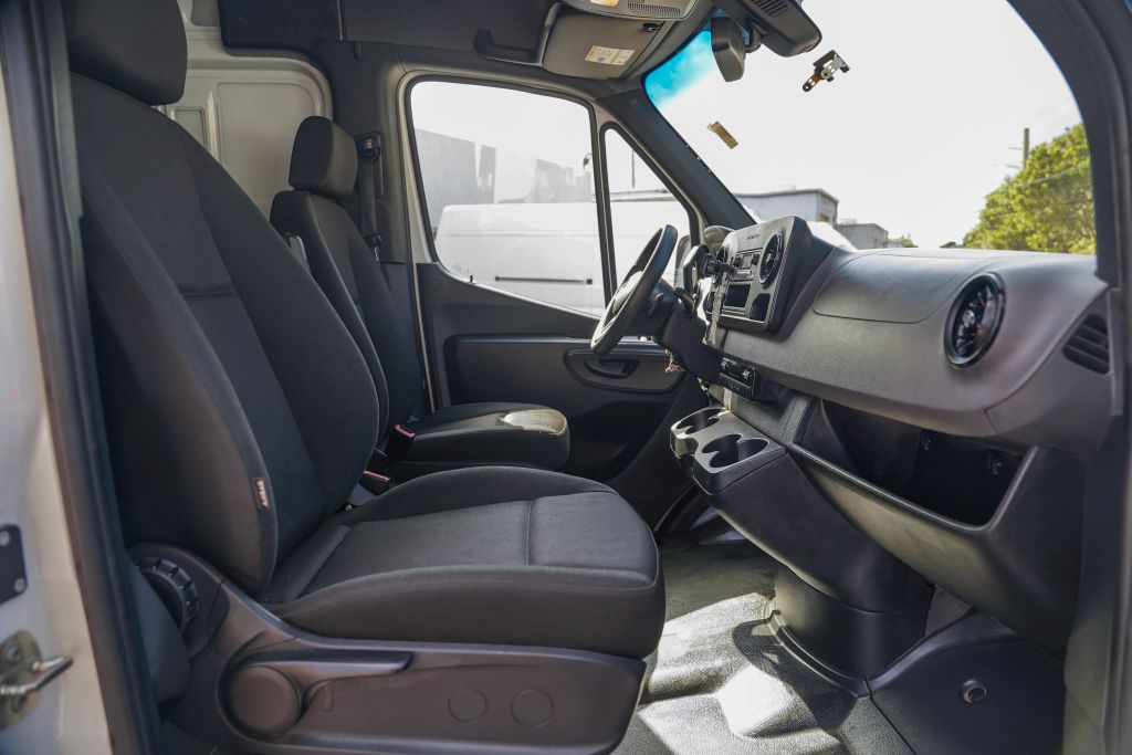 
								2023 Mercedes-Benz Sprinter 2500 Cargo High Roof w/170  WB Van 3D full									