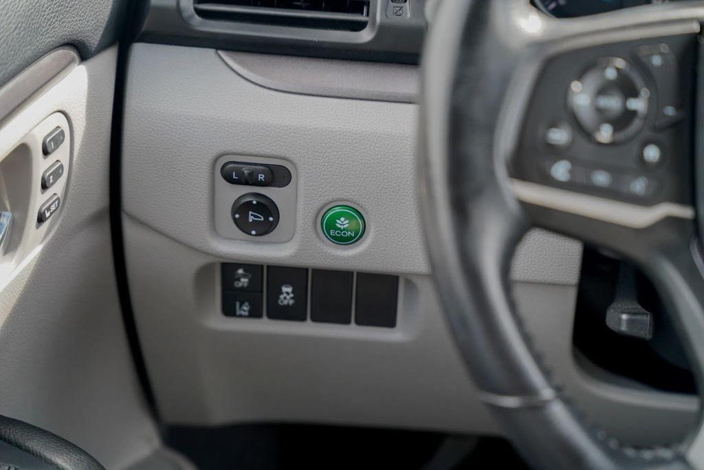 
								2020 Honda Pilot EX-L Sport Utility 4D full									