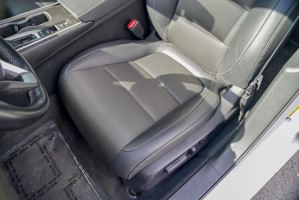 
								2021 Honda Accord Sport Sedan 4D full									