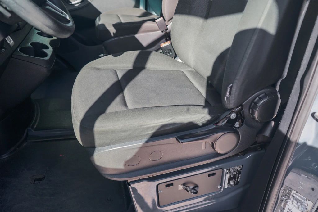 
								2019 Mercedes-Benz Sprinter 2500 Cargo High Roof w/170  WB Van 3D full									