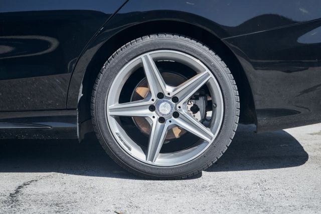 
								2017 Mercedes-Benz C-Class C 300 4MATIC Sedan 4D full									