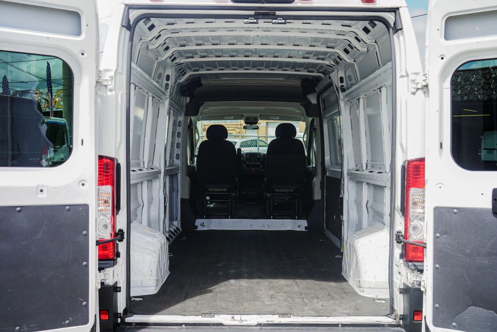 
								2021 Ram ProMaster Cargo Van 2500 High Roof Van 3D full									