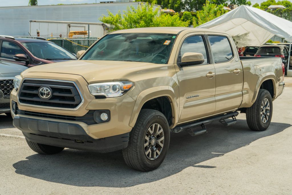 
								2020 Toyota Tacoma Double Cab SR5 Pickup 4D 6 ft full									