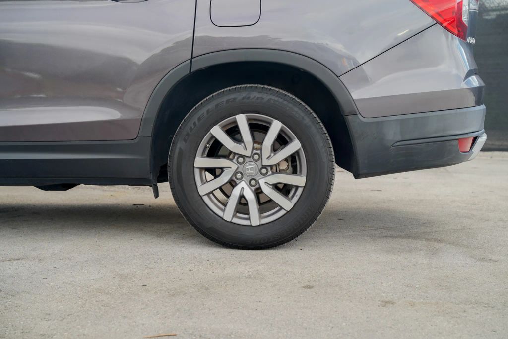 
								2020 Honda Pilot EX-L Sport Utility 4D full									