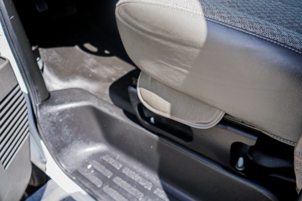 
								2021 Chevrolet Express 2500 Cargo Regular Van 3D full									