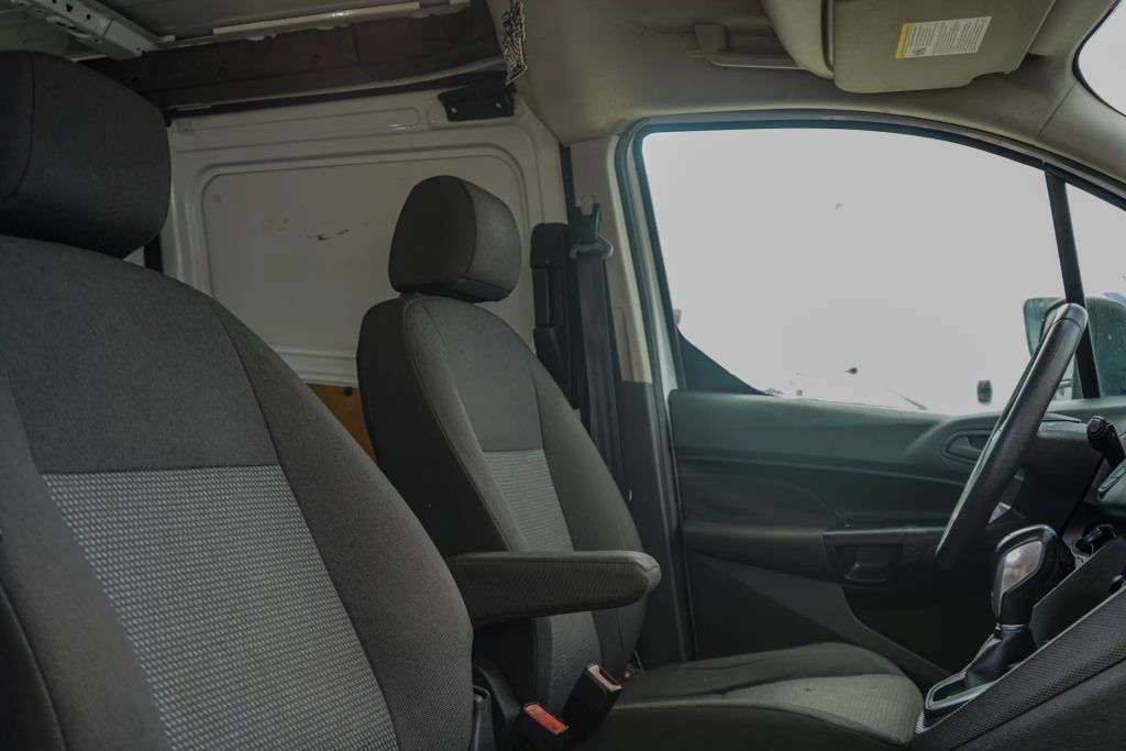 
								2016 Ford Transit Connect Cargo XL Van 4D full									