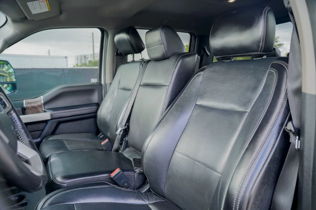 
								2019 Ford F250 Super Duty Crew Cab Lariat Pickup 4D 6 3/4 ft full									