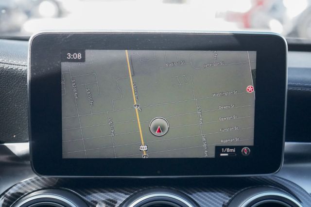 
								2017 Mercedes-Benz C-Class C 300 4MATIC Sedan 4D full									