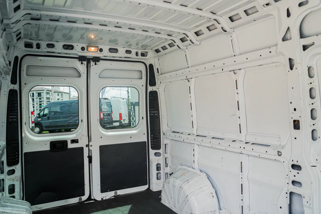 
								2021 Ram ProMaster Cargo Van 2500 High Roof Van 3D full									