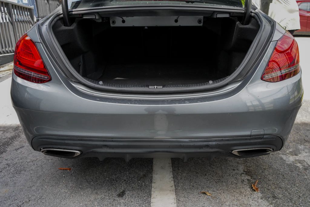 
								2019 Mercedes-Benz C-Class C 300 Sedan 4D full									